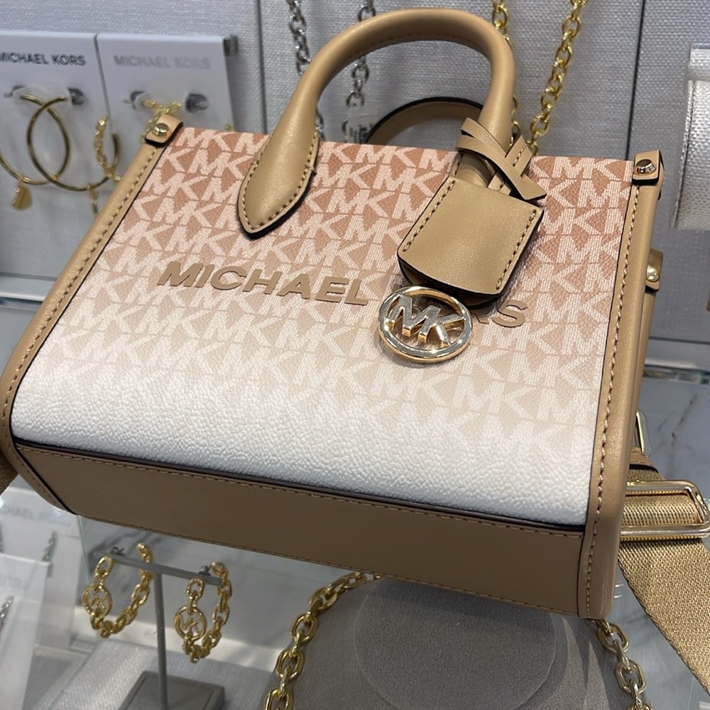 Michael Kors Mirella Extra-Small Ombré Logo Crossbody XBODY Shopper
Camel
NWT - Picture 8 of 16